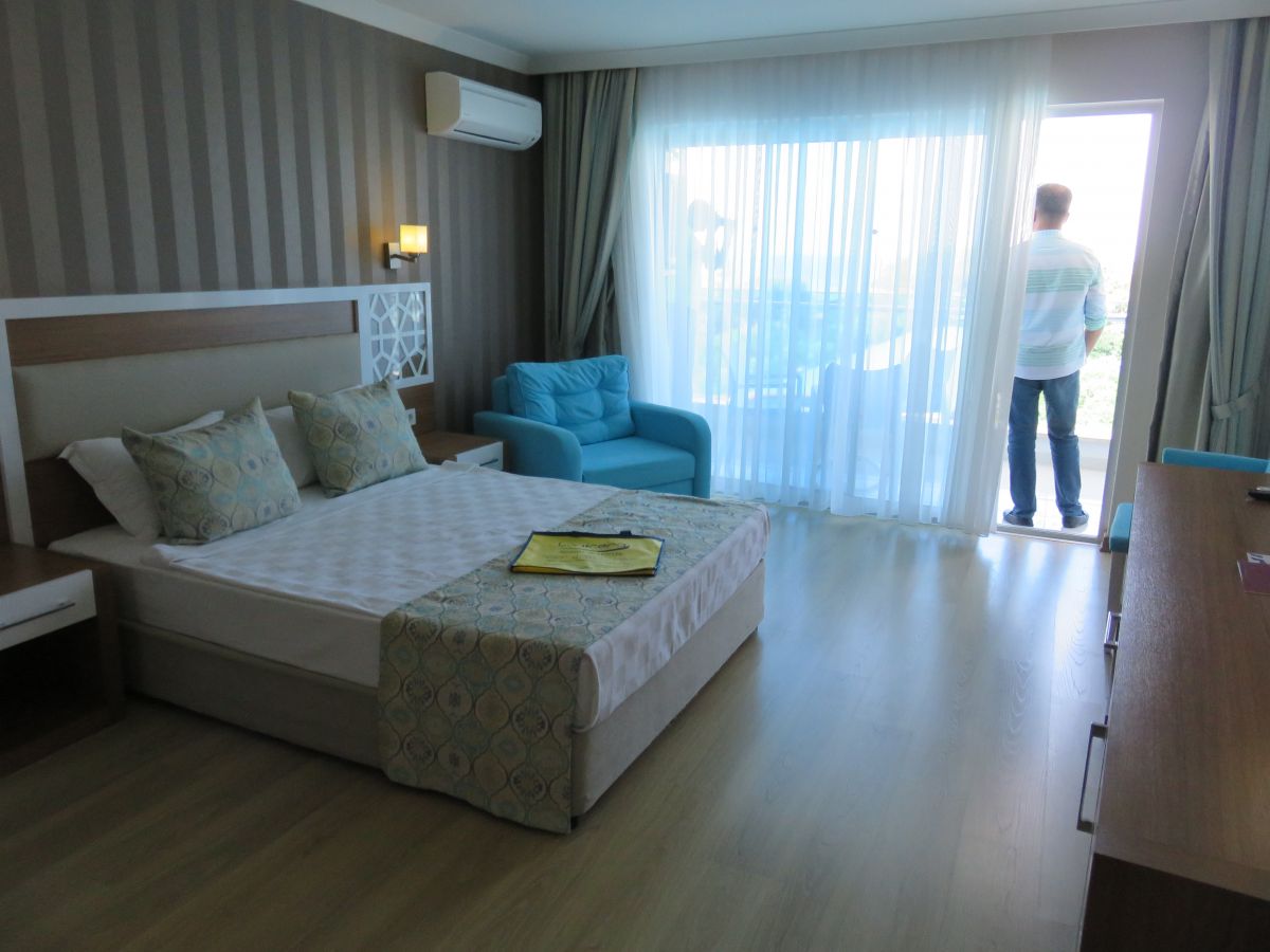 imagini hotel LONICERA RESORT